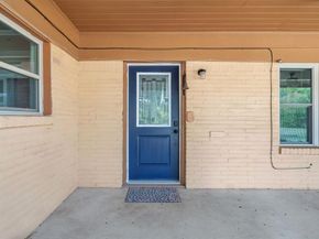 1801  Yale Street , River Oaks Texas 76114