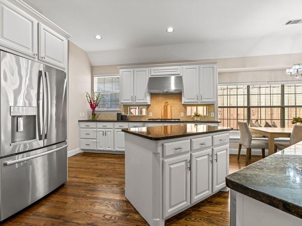 8204  Ridgelea Street , Dallas Texas 75209