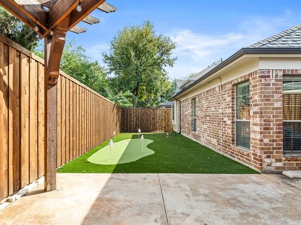 8204  Ridgelea Street , Dallas Texas 75209