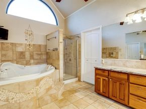 9812  Canyon Crest Circle , Irving Texas 75063