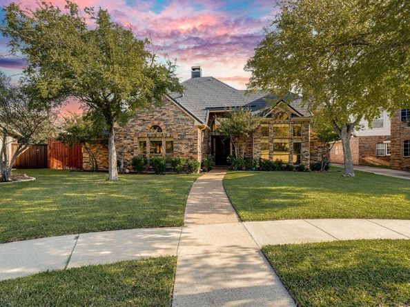 9812  Canyon Crest Circle , Irving Texas 75063