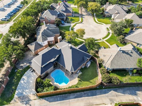 9812  Canyon Crest Circle , Irving Texas 75063