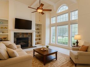 9812  Canyon Crest Circle , Irving Texas 75063
