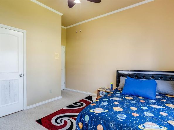 9812  Canyon Crest Circle , Irving Texas 75063