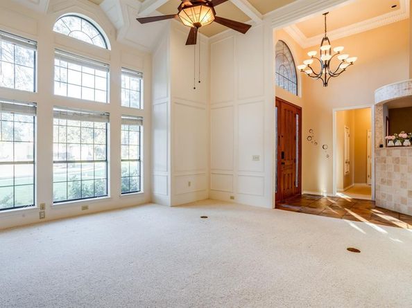 9812  Canyon Crest Circle , Irving Texas 75063