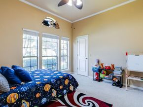 9812  Canyon Crest Circle , Irving Texas 75063