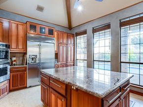 9812  Canyon Crest Circle , Irving Texas 75063