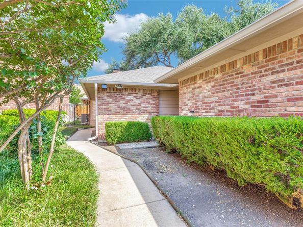 9519  Park Highlands Drive , Dallas Texas 75238