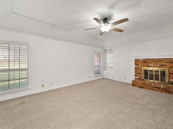 820  Newport Road , Fort Worth Texas 76120