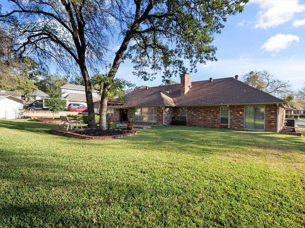820  Newport Road , Fort Worth Texas 76120