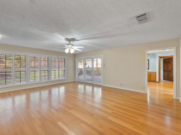 820  Newport Road , Fort Worth Texas 76120