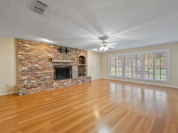 820  Newport Road , Fort Worth Texas 76120