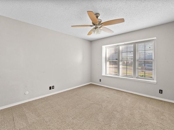 820  Newport Road , Fort Worth Texas 76120