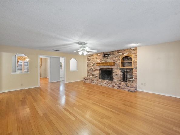 820  Newport Road , Fort Worth Texas 76120