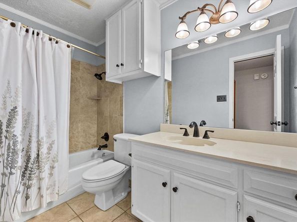 820  Newport Road , Fort Worth Texas 76120