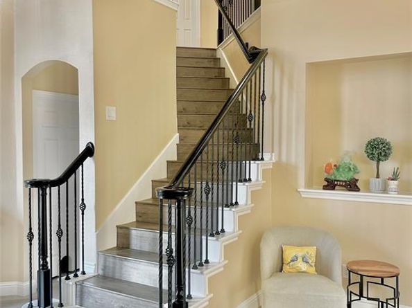 2122  TRICKLING CREEK Drive , Garland Texas 75041