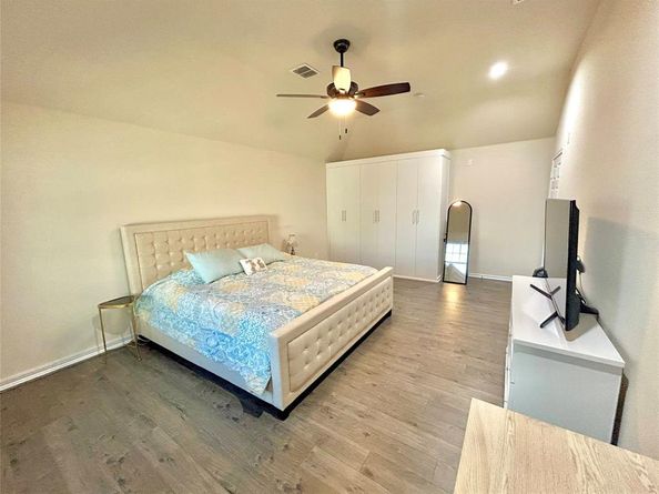 2122  TRICKLING CREEK Drive , Garland Texas 75041