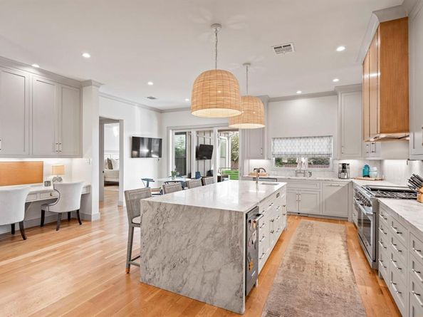 8010  Eagle Trail , Dallas Texas 75238