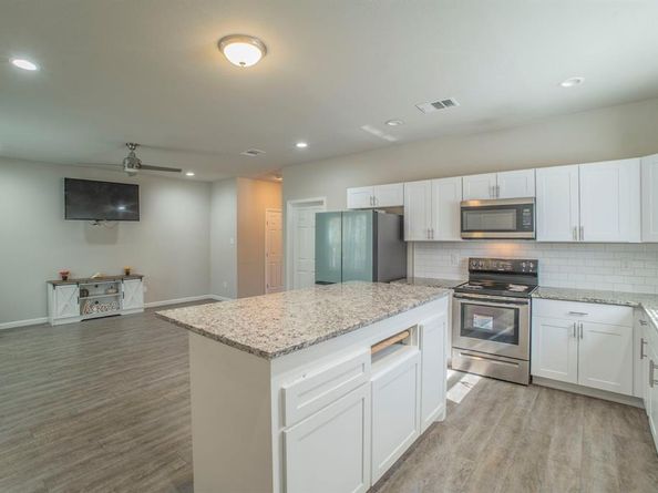 2407  Lee Avenue , Fort Worth Texas 76164