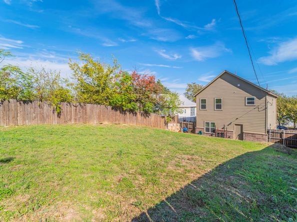 2407  Lee Avenue , Fort Worth Texas 76164