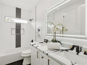 823 S Winnetka Avenue , Dallas Texas 75208