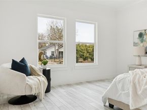 823 S Winnetka Avenue , Dallas Texas 75208