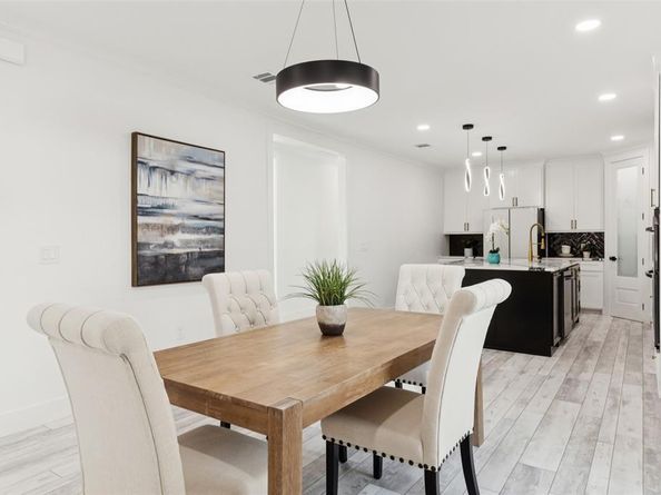 823 S Winnetka Avenue , Dallas Texas 75208