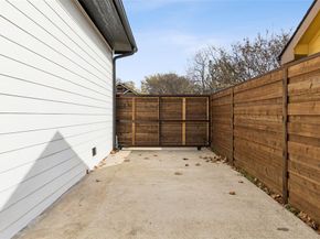 823 S Winnetka Avenue , Dallas Texas 75208