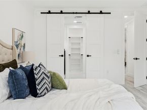 823 S Winnetka Avenue , Dallas Texas 75208