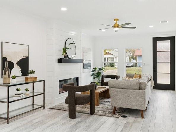 823 S Winnetka Avenue , Dallas Texas 75208