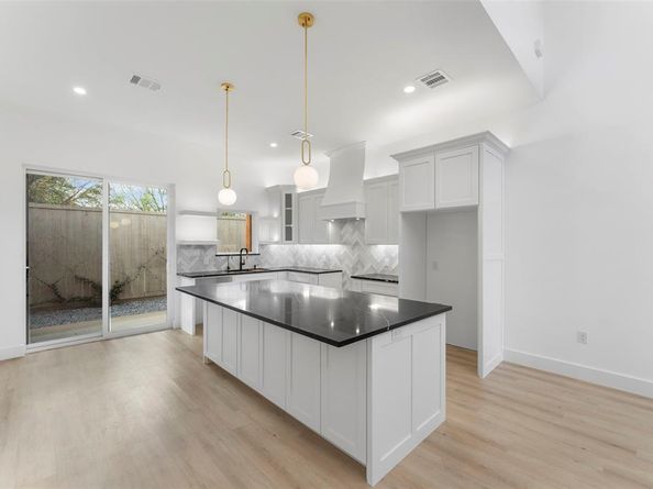 5308  Chippewa Drive , Dallas Texas 75212