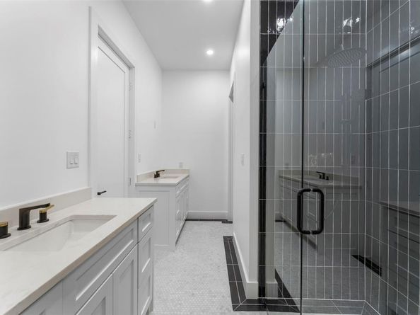 5308  Chippewa Drive , Dallas Texas 75212