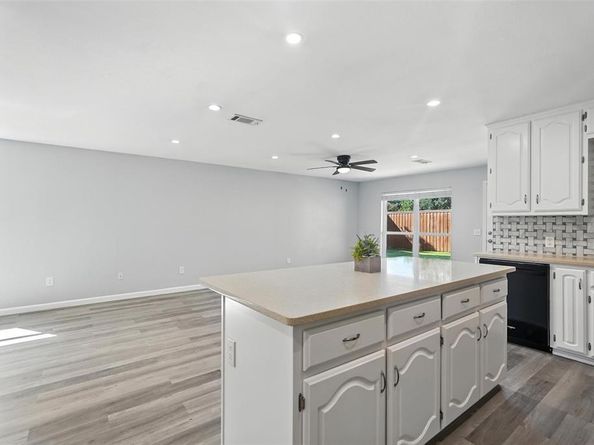 1402  Country Lane , Allen Texas 75002