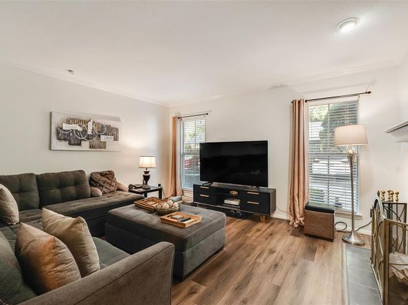 7510  Holly Hill Drive  111, Dallas Texas 75231