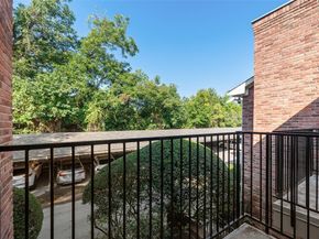 7510  Holly Hill Drive  111, Dallas Texas 75231