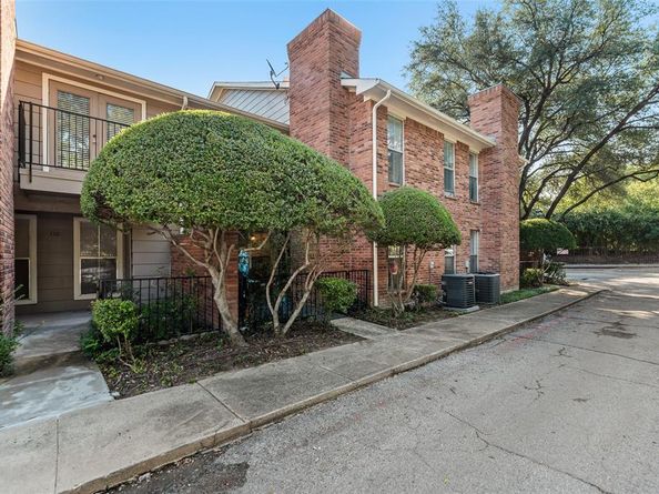 7510  Holly Hill Drive  111, Dallas Texas 75231