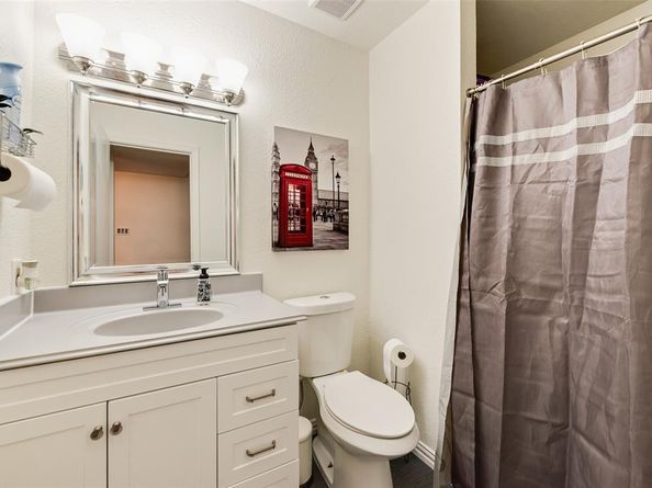 7510  Holly Hill Drive  111, Dallas Texas 75231