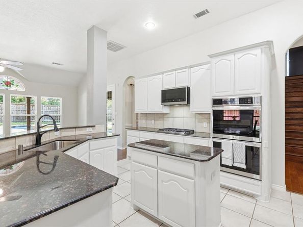 3402  Buckingham Lane , Highland Village Texas 75077