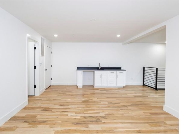 1612  Grigsby Avenue  102, Dallas Texas 75204