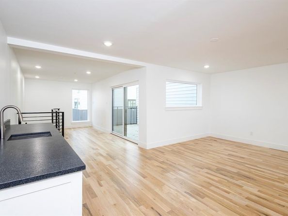 1612  Grigsby Avenue  102, Dallas Texas 75204