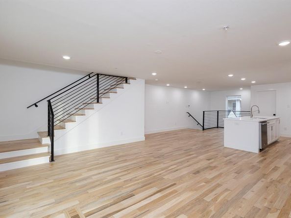 1612  Grigsby Avenue  102, Dallas Texas 75204