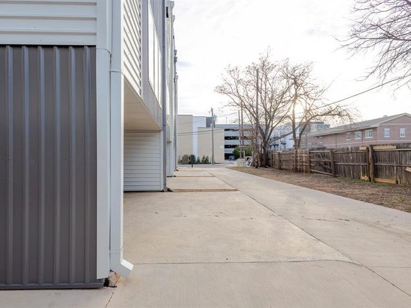 1612  Grigsby Avenue  102, Dallas Texas 75204