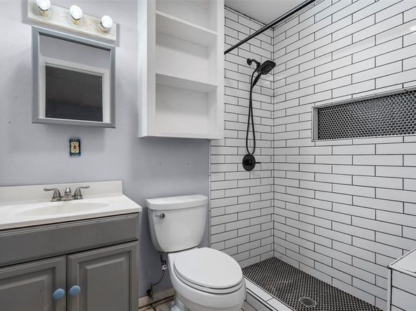 704  Clover Park Drive , Arlington Texas 76013