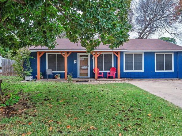 704  Clover Park Drive , Arlington Texas 76013