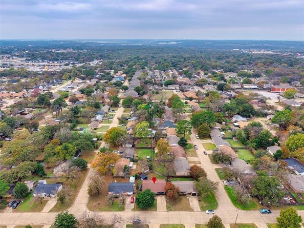 704  Clover Park Drive , Arlington Texas 76013