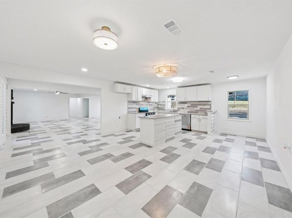 2707  Alamain Drive , Dallas Texas 75241