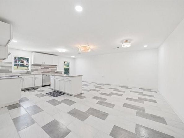 2707  Alamain Drive , Dallas Texas 75241