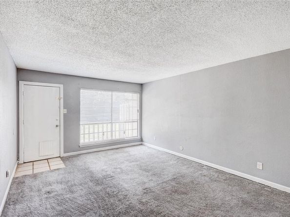 5063  Ridglea Lane  1002, Fort Worth Texas 76116