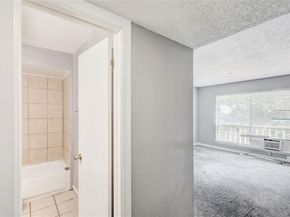 5063  Ridglea Lane  1002, Fort Worth Texas 76116