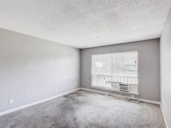 5063  Ridglea Lane  1002, Fort Worth Texas 76116